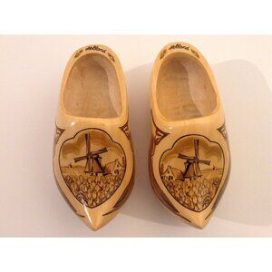 WINDMILL WOODEN HAND CRAFTED DECORATIVE CLOGS HOLLAND PAINTED 7"